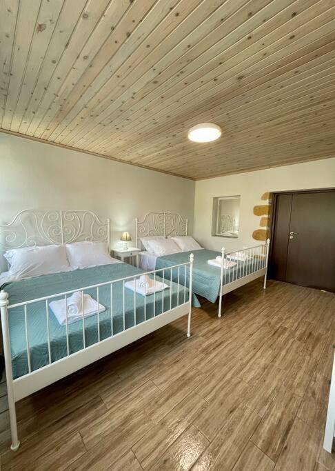 Villa Eftychia Serene Getaway With Hot Tub In A Quiet Location Кісамос Екстер'єр фото