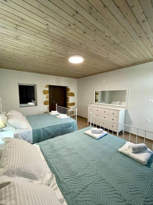 Villa Eftychia Serene Getaway With Hot Tub In A Quiet Location Кісамос Екстер'єр фото