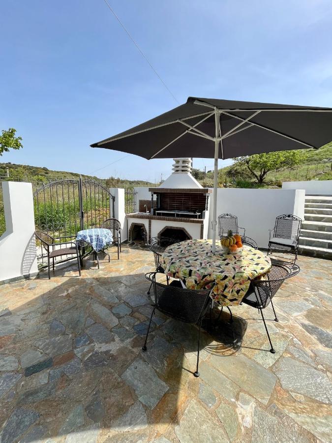 Villa Eftychia Serene Getaway With Hot Tub In A Quiet Location Кісамос Екстер'єр фото